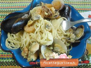 spaghetti scoglio alla carbonara