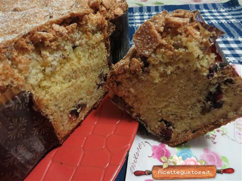 Colomba di Pasqua ai frutti rossi