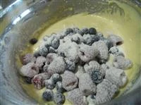 plumcake frutti di bosco immagine 5