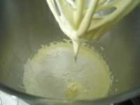 rotolo mimosa crema ganache e fragole immagine 3