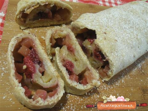 strudel di mele e lamponi