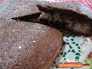 torta al cacao con cuore di cocco