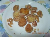 Lessare e sbucciare le castagne