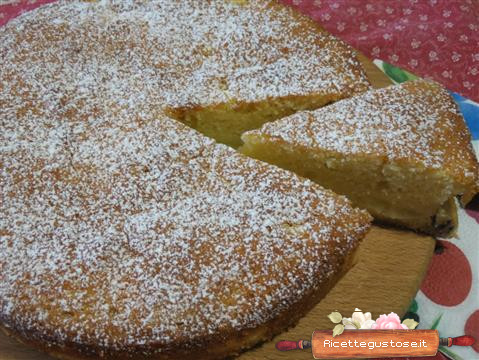 torta con ananas e banane