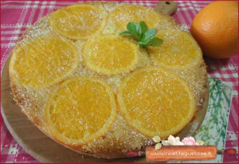 Torta all' arancia rovesciata con gocce di cioccolato bianco e menta arancio
