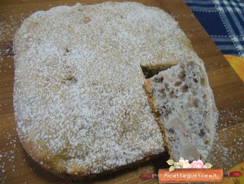Torta di mele cotogne e noci