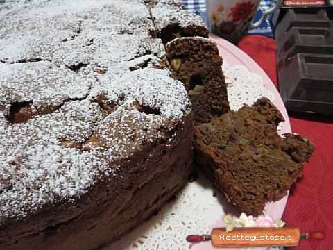 Torta mele e cioccolato con amaretti