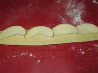 torta di rose alle mele light immagine 5