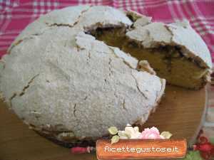 Torta meringata alle noci