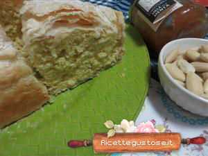 Torta pasta sfoglia alle mandorle