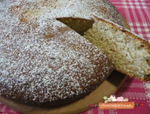 torta uva fragola e mandorle ricetta