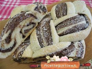 treccia aperta alla nutella ricetta