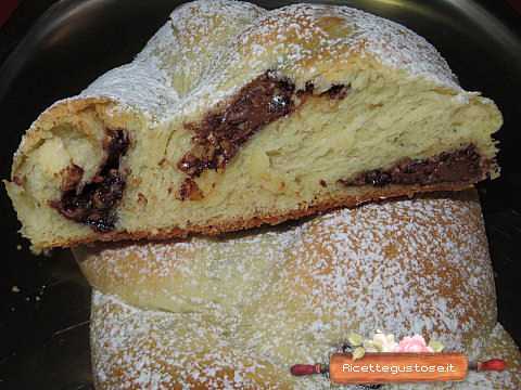 Treccia di pan brioche alla nutella