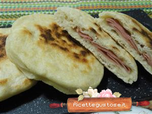 Pizzette farcite in padella
