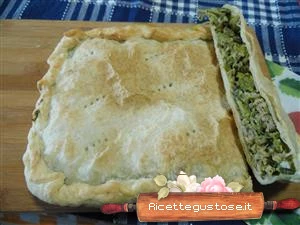 Torta salata cicoria e salsiccia