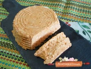 formaggio fatto in casa con limone e peperone crusco ricetta