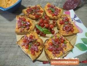 bruschetta peperoni capriolo e pomodorini ribes