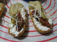 Crostini carciofini pomodori secchi immagine 3