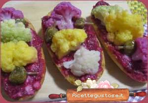crostini cavolfiore colorato sfiziosi