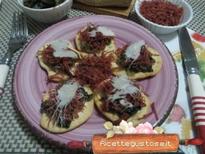 crostini cicorino verde sfilacci equino gustosi
