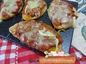 crostini alle melanzane n'duja e reblochon