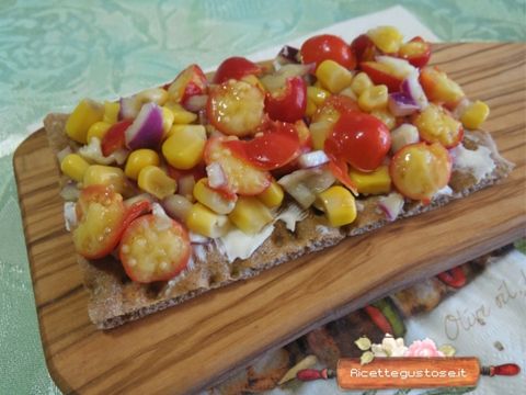 crostini peperone viola caprino pomodoro litchi