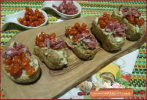 crostini pomodorini ribes al forno salame al tartufo