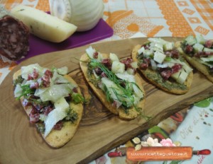 crostini salame di daino pesto barba finocchi caciotta al tartufo