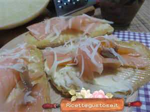 crostini salmone marinato ricotta dura salata