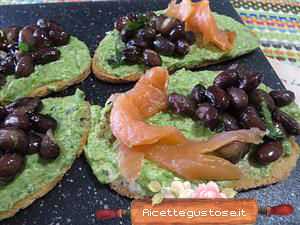 crostini spinaci e salmone