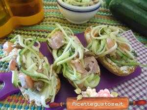 crostini tartare di trota e zucchine