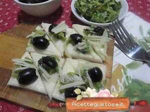tartine zucchine marinate e ricotta dura salata ricetta