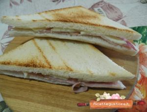 toast speck cotto e primo sale ricetta