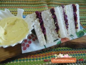 tramezzini ai crauti rossi ricetta