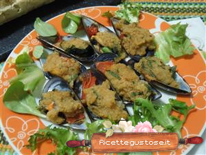 Cozze gratinate con pomodori ciliegino