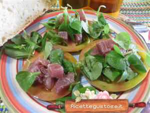 pomodori sfiziosi con tartare di tonno