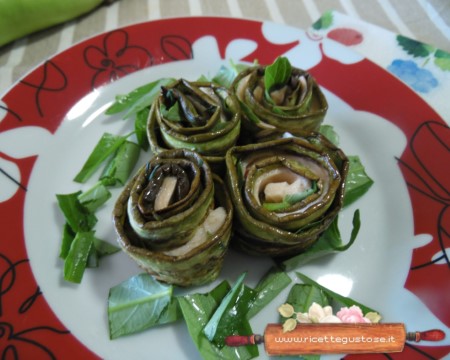 rotolini melanzane lunghe verdi spinaci d acqua salmone marinato