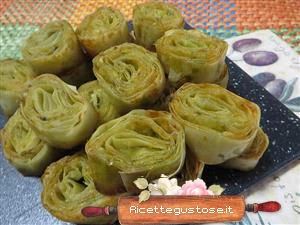 sfizi pasta fillo pesto parmigiano ricetta