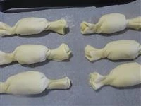 caramelle pasta sfoglia wurstel fontina 4