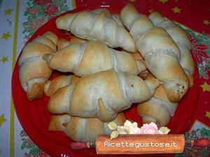 croissant pasta sfoglia robiola salmone