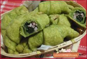 croissant di pasta sfoglia all'ortica con spinaci e cotto ricetta
