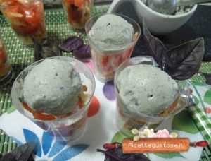 bicchierini salati con gelato al basilico rosso