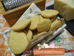 biscotti salati parmigiano