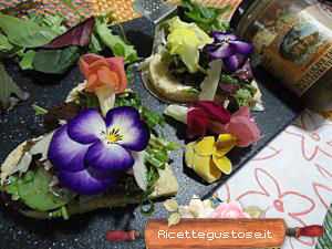 cheesecake salat pate fiori edibili