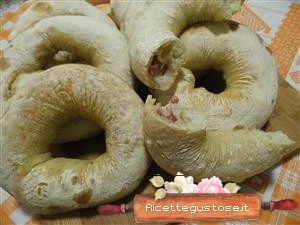 ciambelline di pane aromatiche ricetta