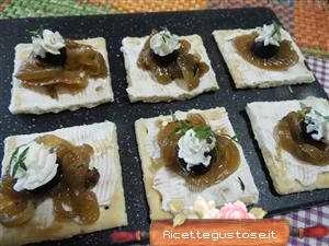 crackers philadelphia e cipollo sott'olio gustosi