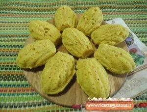 madeleine salate alla curcuma ricetta