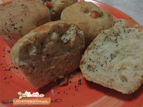 muffin salati salmone e semi di papavero
