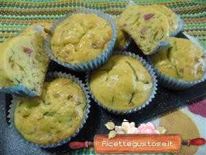 Muffin salati zucchine e speck