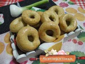 Taralli al cipollotto fresco